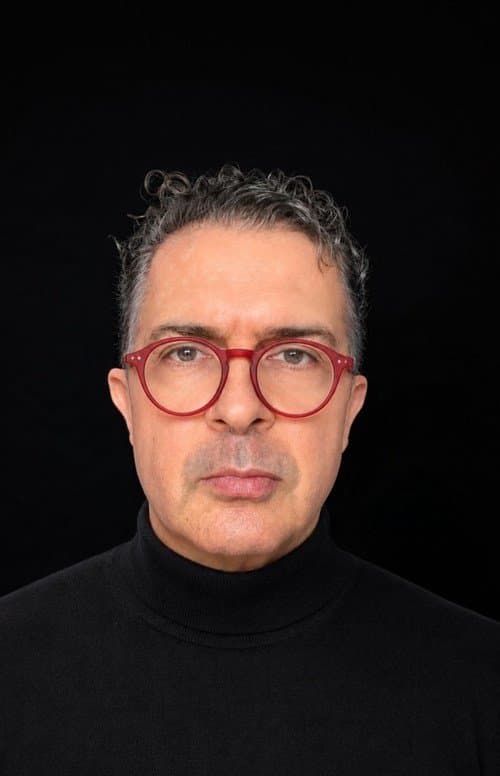 Official portrait of Prof. Sammy Oliver